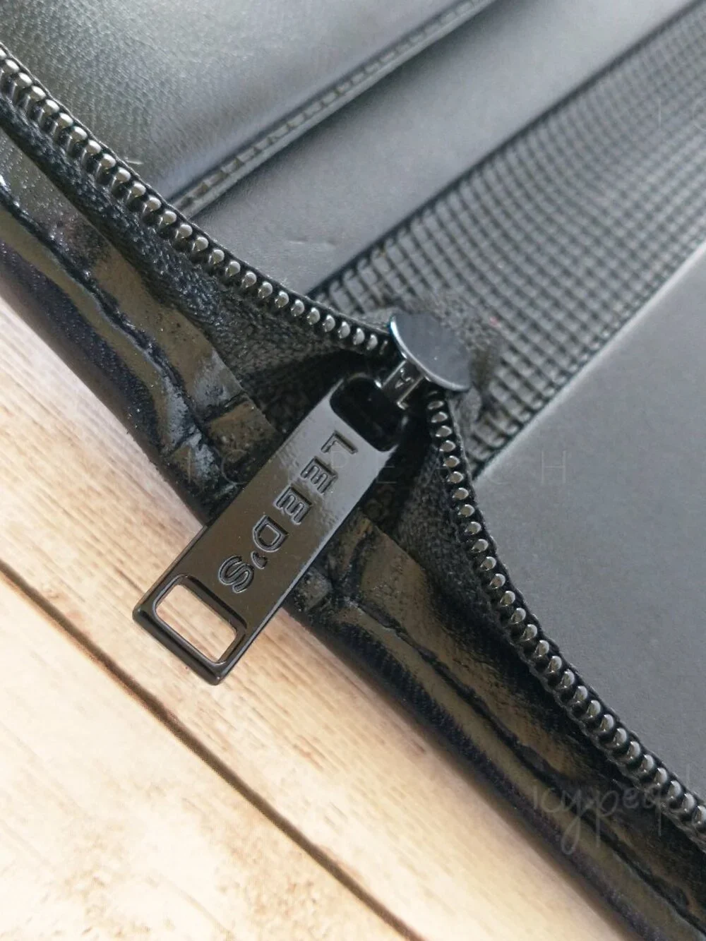 Leeds Jr Zippered Padfolio Black AEGON Branded Notepad Holder Business Portfolio